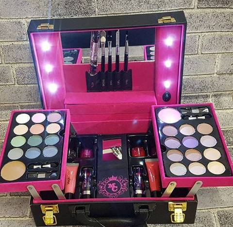 Magic Color Make-up Kit with LEDs in Carry Case